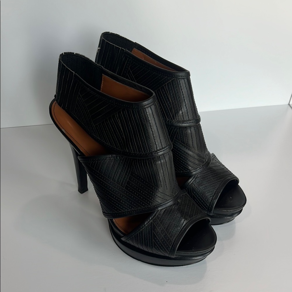Calvin Klein ALEX Black Ankle pumps High Heels